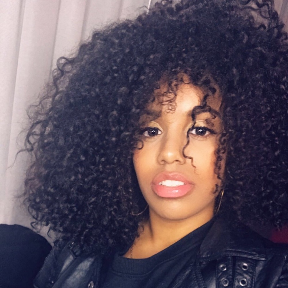 Meet your Posher, Mayelin